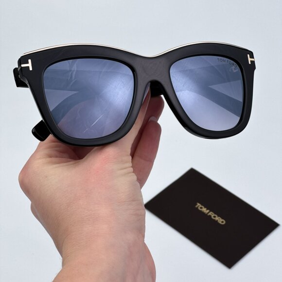 Tom Ford Women BRAND NEW Sunglasses JULIE Black Gradient Smoke Cat Eye FT0685 - Picture 1 of 14